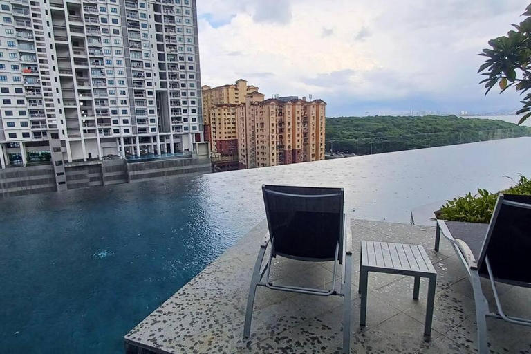 Sport & Beauty 2, Stylish Urban Suite Penang - with infinite pool, Pulau Penang