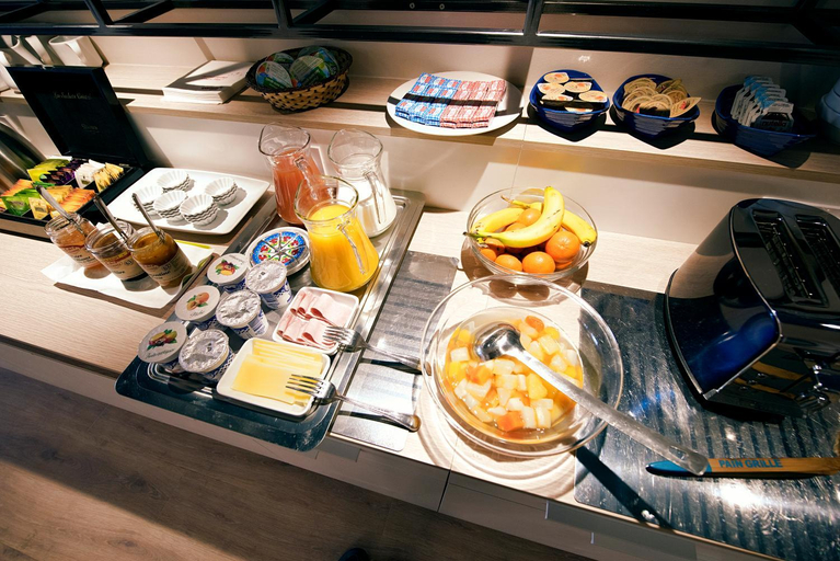 Food & Drinks 5, Hotel Du Port, Finistère