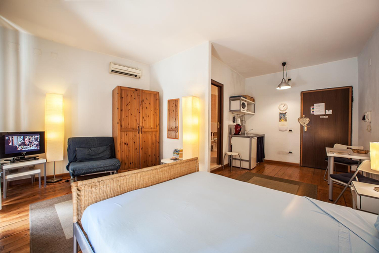 Bedroom 4, Studio Apartments Centro Storico Via Manno, Cagliari