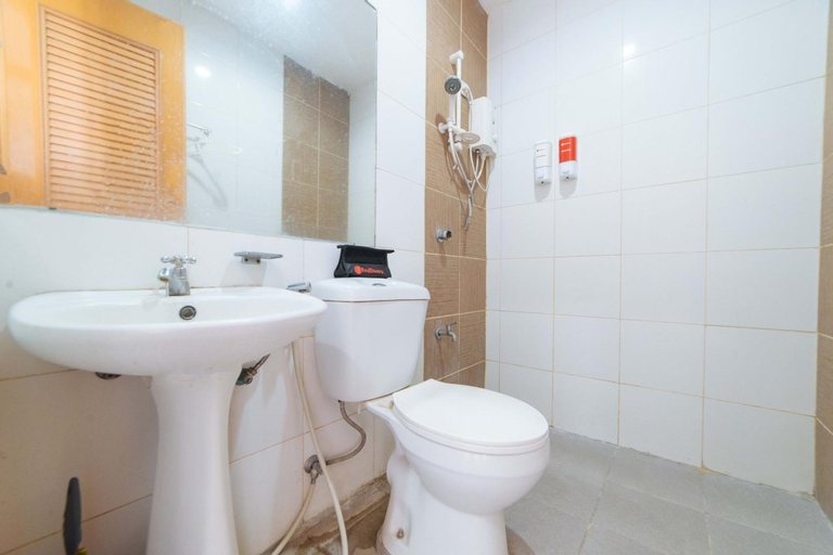 Bathroom 14