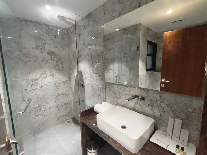 Bathroom 3, Four Petals Executive by LHMS, Solapur