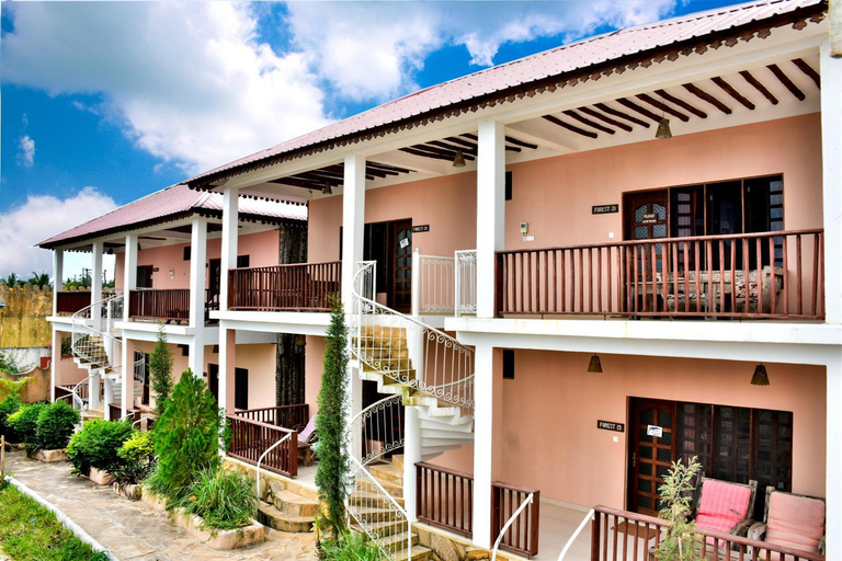 Exterior & Views