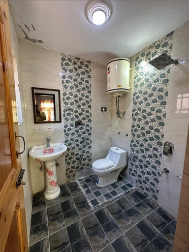 Bathroom, Goroomgo Hotel Zulfikar Srinagar, Srinagar