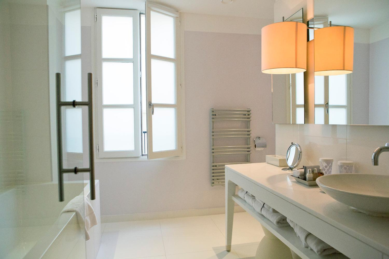 Bathroom 3, Hotel Le Placide, Paris
