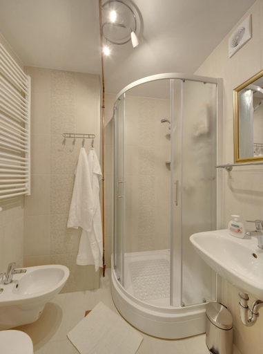 Bathroom 2, Apartment Osijek-Tvrda, Osijek