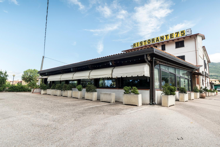 Food & Drinks 5, Camere R 75, Perugia