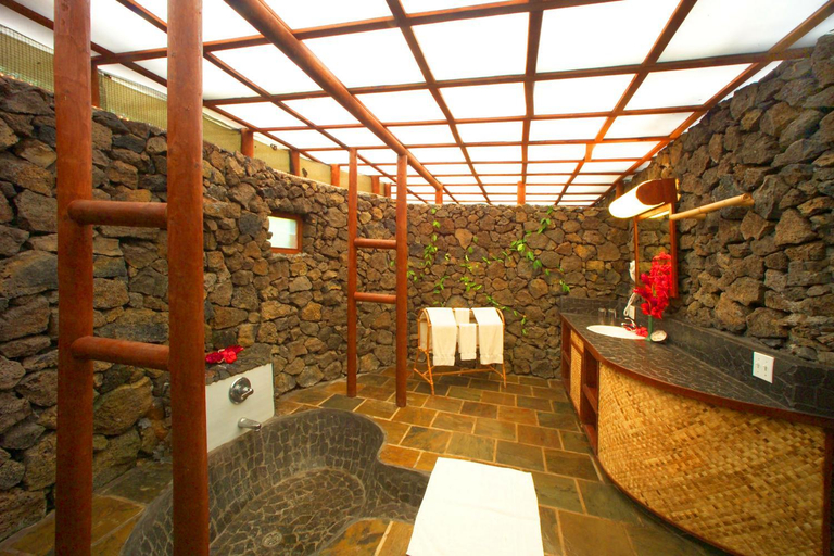 Bathroom 5, Coconuts Beach Club Resort & Spa, Safata