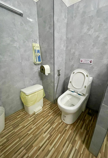Bathroom 2, sleep4cheap.Donsak, Don Sak