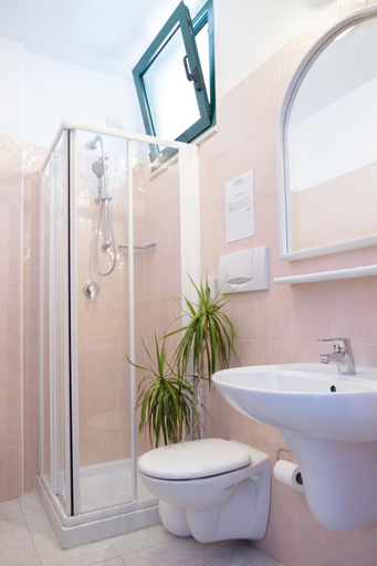 Bathroom 4, Hotel Emilia, Rimini