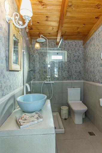 Bathroom 4, Villa Simantiri, Faistos