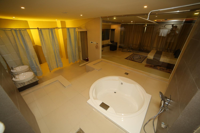 Bathroom 2, Vavas Inn & Suites, Malappuram