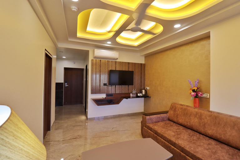 Others 5, Four Petals Executive by LHMS, Solapur