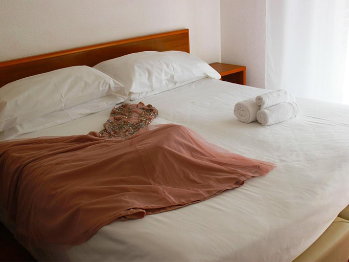 Bedroom 25
