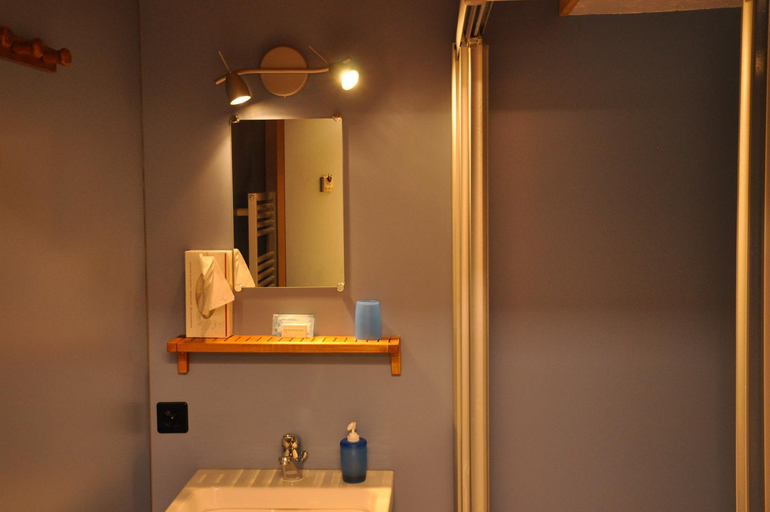 Bathroom, Bed & Breakfast l'Epicea, Aigle