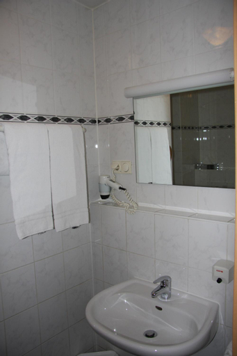 Bathroom 3