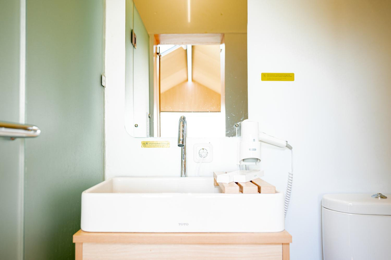 Bathroom 12