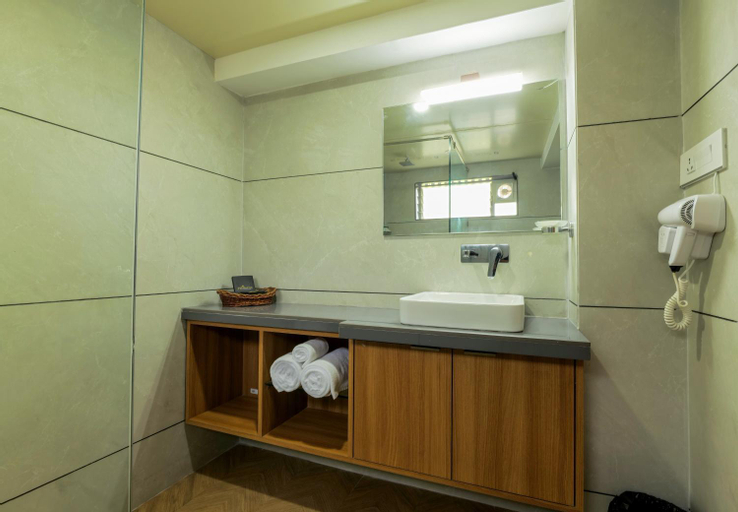 Bedroom 4, Gold Beach Villa, Daman