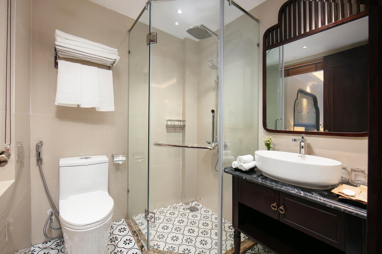 Bathroom 4, La Passion Hanoi Hotel & Residences, Hoàn Kiếm