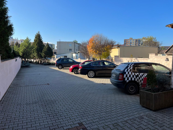 Others 1, Hotel Marathon, Senec