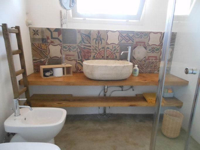 Bathroom 3, L'Albero Di Alberto, Catania