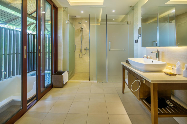 Bathroom 7