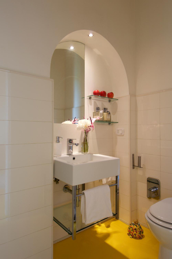Bathroom 4, Amor B B, Rome