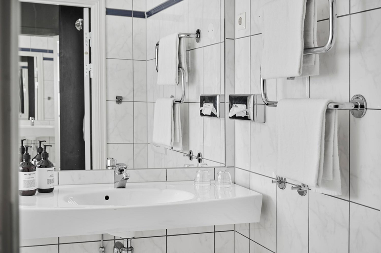 Bathroom 4, Quality Hotel Klubben, Nøtterøy