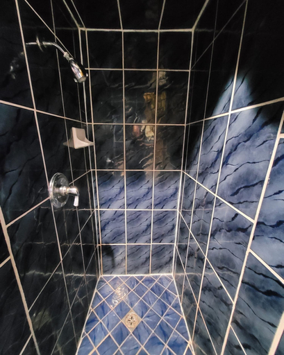 Bathroom 3, Carlo Motel, Los Angeles