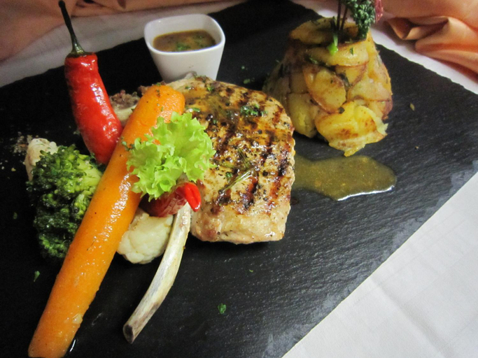 Food & Drinks
