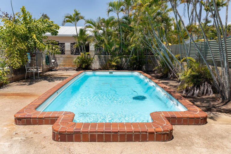 Sport & Beauty, Palm View Holiday Apartments, Bowen