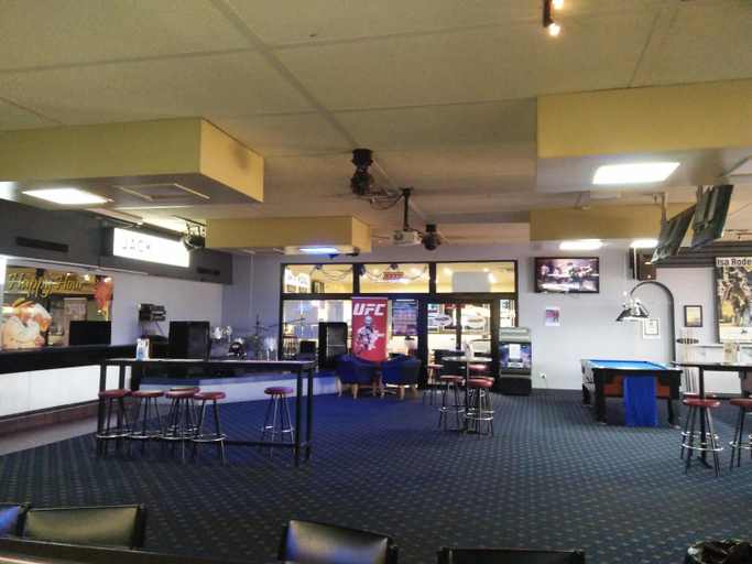 Food & Drinks 4, Overlander Hotel, Mount Isa