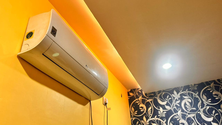 Others 4, Hotel Chandrawali, Ballia