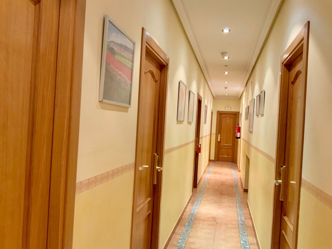 Public Area 2, Hostal Luz, Madrid