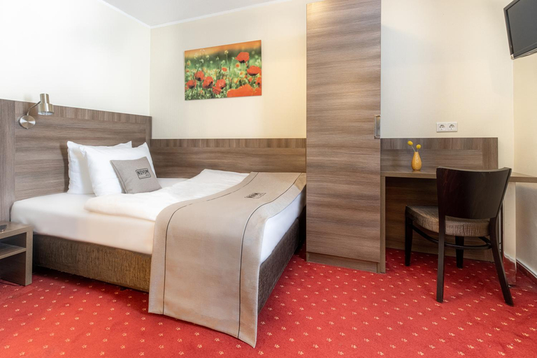 Bedroom 3, Hotel Leonet, Köln