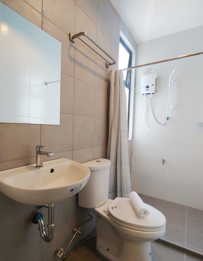 Bathroom 4, Kaizen Suites, Manila City