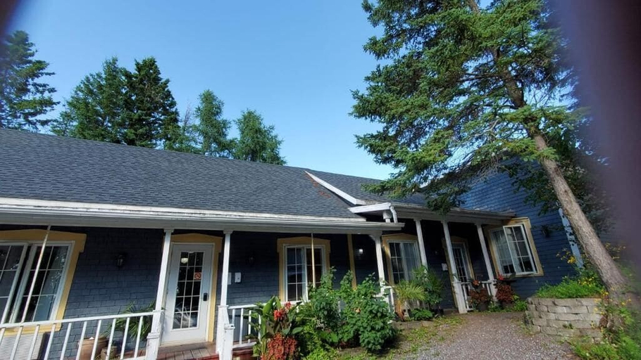 Exterior & Views 2, hotel Fleurs Karaibes, Kamouraska