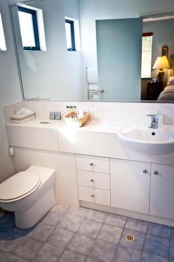 Bathroom 15