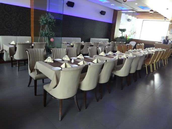Food & Drinks 5, Hotel Sea N Rock, Thane