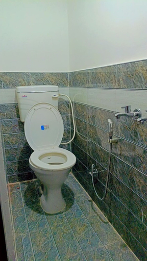 Bathroom 2, Shree Villa Guest House, Varanasi
