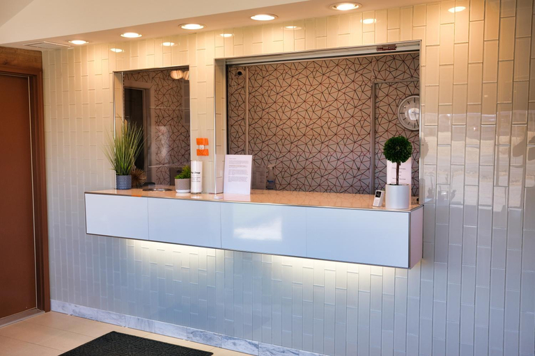 Public Area 3, Regency Inn, Lyon