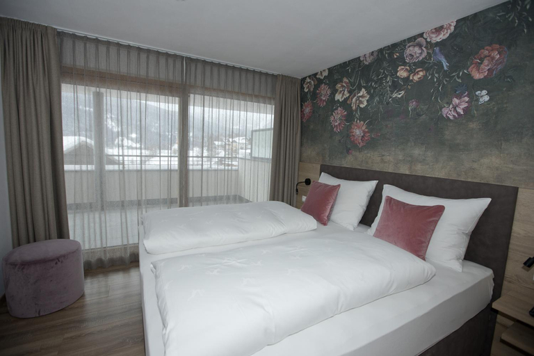 Bedroom 2, Hotel Goldener Adler, Bolzano