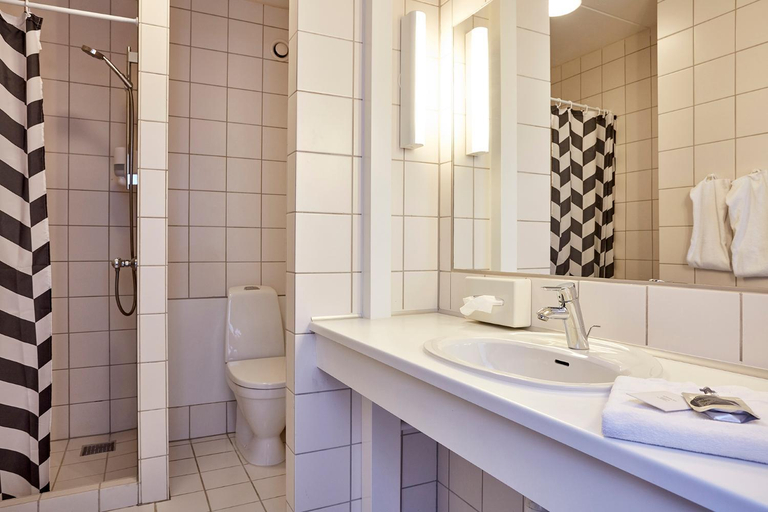 Bathroom 4, Skaga Hotel, Hjørring