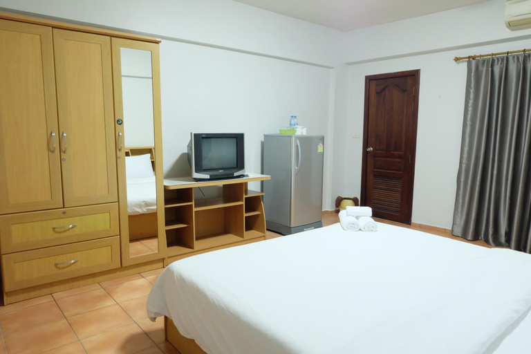 Bedroom 2, Lomsabai Apartments, Muang Chon Buri