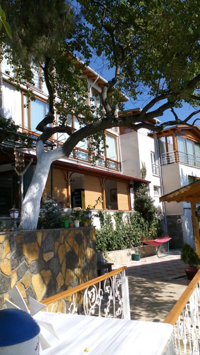 Others 3, Hotel Mola, Marmara