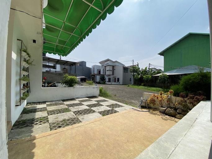 Exterior 16