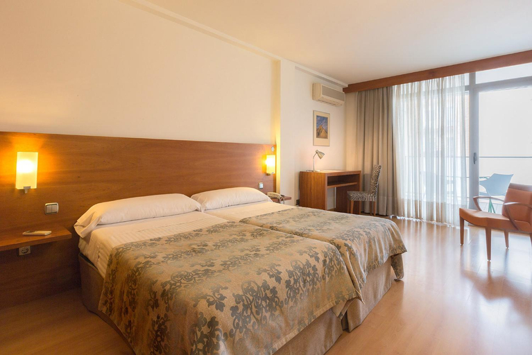 Bedroom 3, Torre Monreal Hotel y Apartamentos, Navarra