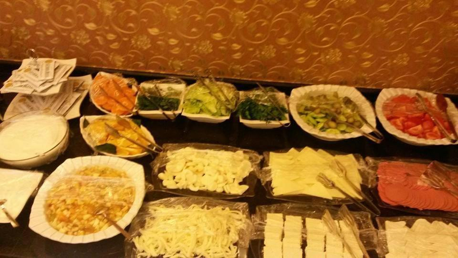 Food & Drinks