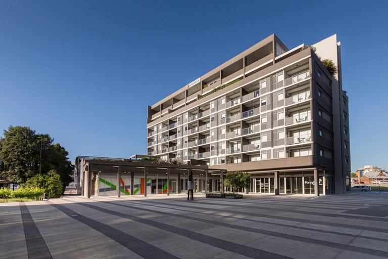 Honeysuckle Executive Apartments, Newcastle - Inner City