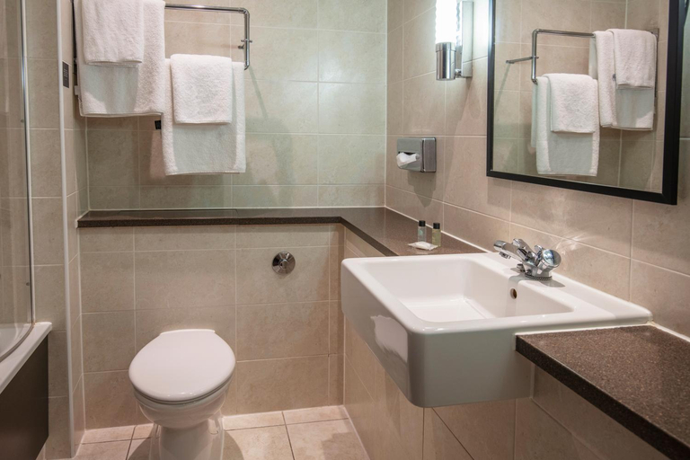 Bathroom 5, Stratford Manor Hotel, Warwickshire