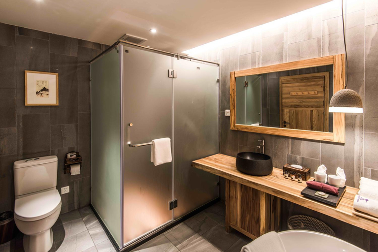 Bathroom 4